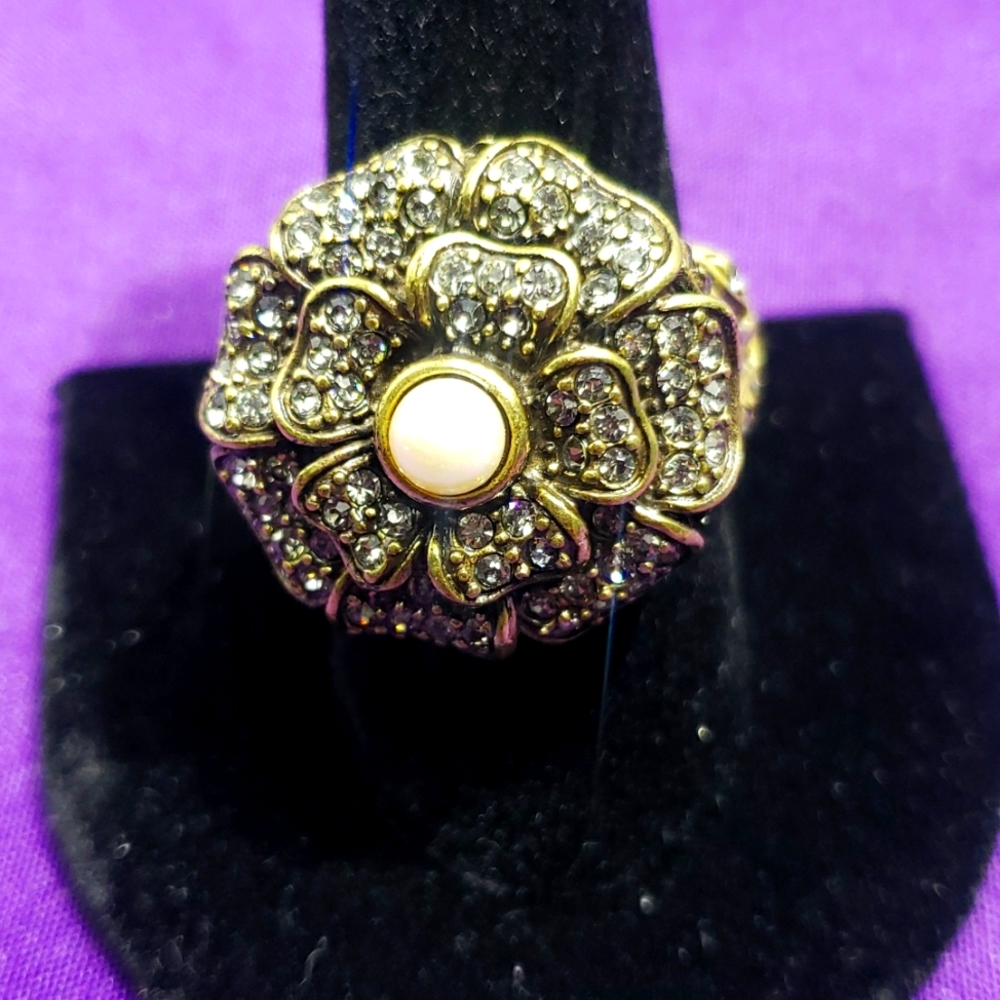 Retired Heidi Daus Swarovski Crystal & Faux Pearl Flower Ring